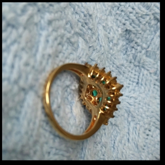 Faux Emerald Ring - Picture 5 of 5